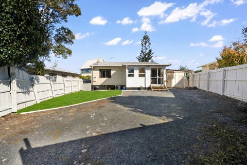 1/32 Maplesden Drive, Clendon Park, Auckland