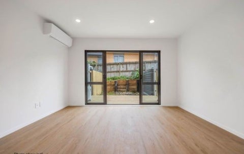 6/9 Donovan Avenue, Massey, Auckland