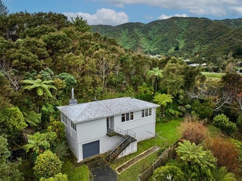 27 Pencarrow Crescent, Wainuiomata, Lower Hutt