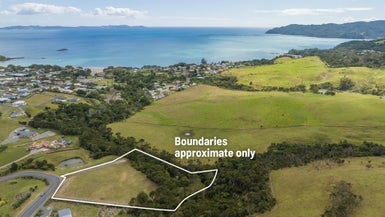 9 Amelie Place, Coopers Beach, Coopers Beach