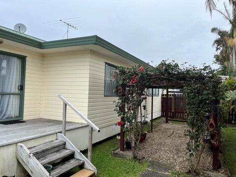 22 Doment Crescent, Orewa, Orewa