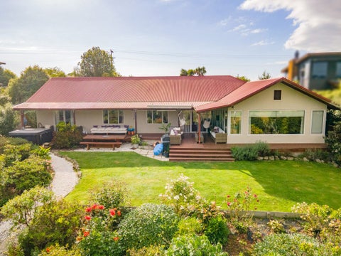 151 Downs Road, Geraldine Downs