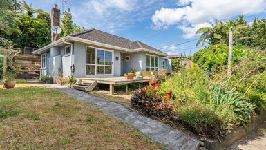 35 Queens Road, Glen Avon, New Plymouth
