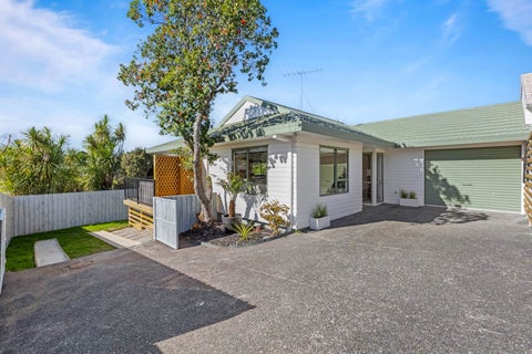 2/65 Charlotte Street, Stanmore Bay, Whangaparaoa