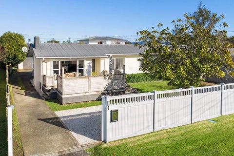 1 Waipani Road, Te Atatu Peninsula, Auckland