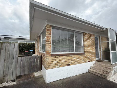 2/15 Heretaunga Avenue, Te Papapa, Auckland