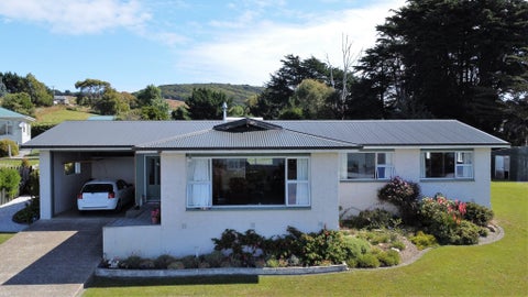 8 Castle Street, Riverton