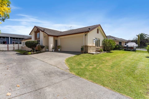 70 Riverton Drive, Randwick Park, Auckland
