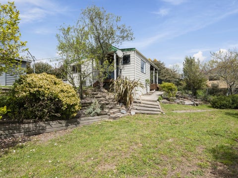 11 Windlesham Place, Wakefield