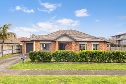 1 Broberg Lane, Flat Bush, Auckland