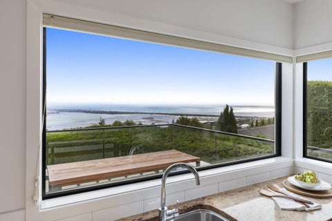 2/11 Belleview Terrace, Mount Pleasant, Christchurch