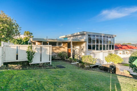 27 Manhattan Heights, Glendene, Auckland