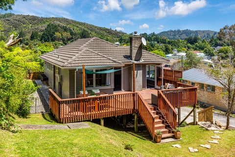 17 Lowry Crescent, Stokes Valley, Lower Hutt