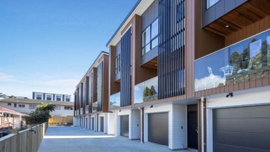 2/40 Campbell Road, Onehunga, Auckland