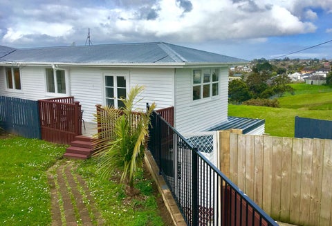 1/390B Richardson Road, Mount Roskill, Auckland