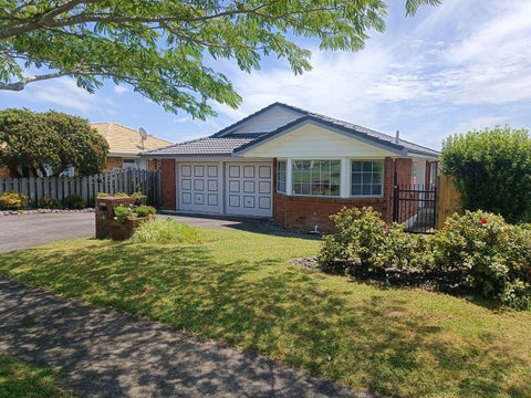 2/15 Summermist Drive, Northpark, Auckland