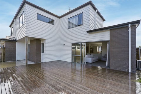 12 Springside Court, Huntington, Hamilton