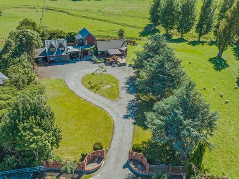 24 Halls Road, Pahiatua