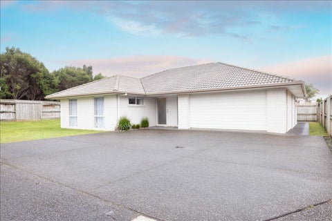 292 Lakes Boulevard, Pyes Pa, Tauranga