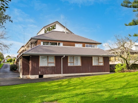 4196 Great North Road, Glendene, Auckland