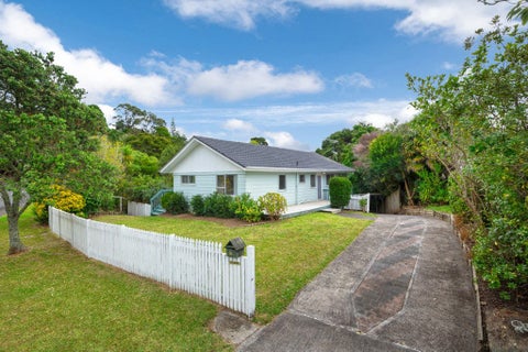 98 Spinella Drive, Bayview, Auckland
