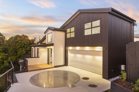 54A Awaroa Road, Sunnyvale, Auckland