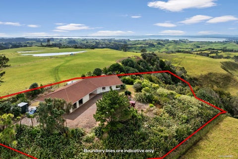 1966 Awhitu Road, Pollok, Pollok