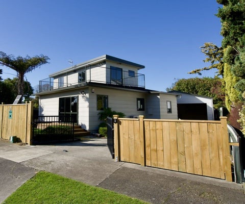14 Stirling Crescent, Hokowhitu, Palmerston North
