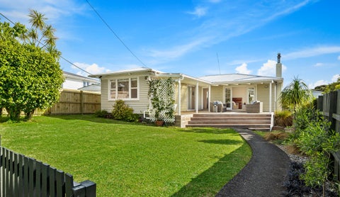 12 Renata Crescent, Te Atatu Peninsula, Auckland