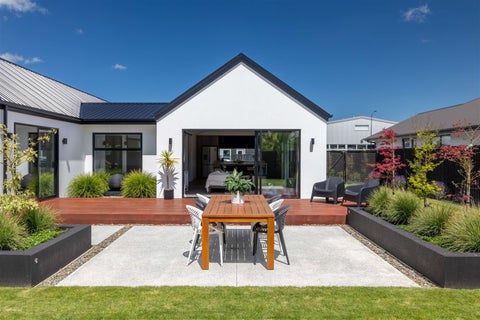 9 Russ Drive, Lincoln, Lincoln
