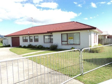 112 Makarini Street, Paraparaumu