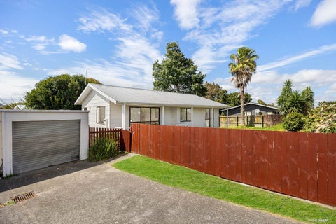 2/90 Shifnal Drive, Randwick Park, Auckland