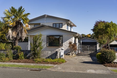 29 Farnham Drive, Richmond
