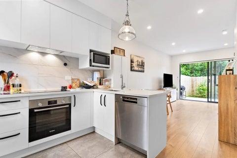 31/241 Don Buck Road, Massey, Auckland