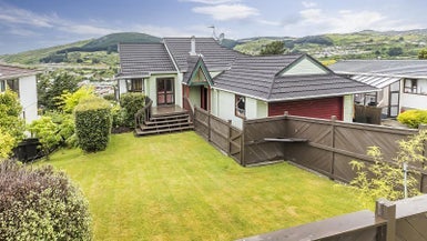 51 Fyvie Avenue, Tawa, Wellington