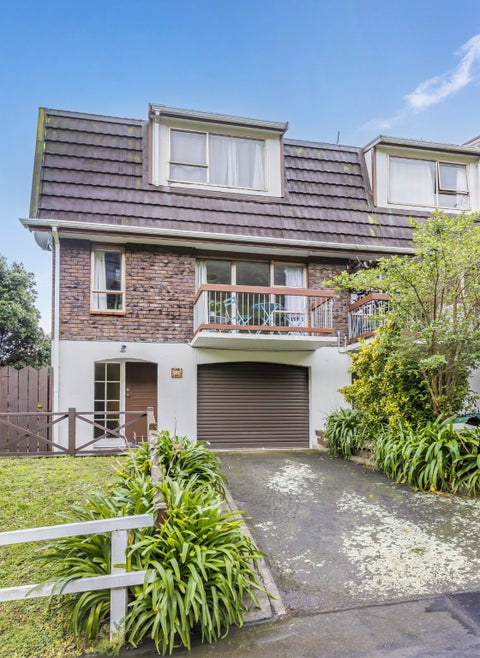 1 Southern Cross Cres, Island Bay, Wellington