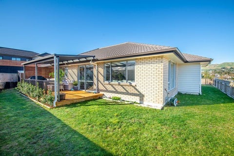 127 John Burke DR, Aotea, PORIRUA