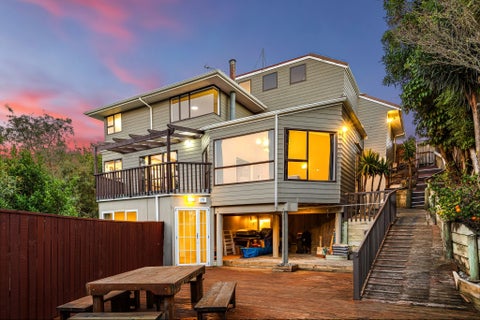 99 Discovery Drive, Whitby, Porirua