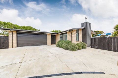 10 Serenity Crescent, Kelvin Grove, Palmerston North