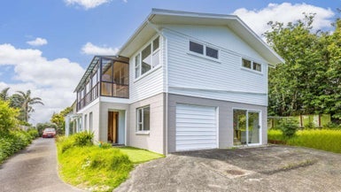 2/12 Hamilton Place, Glenfield, Auckland
