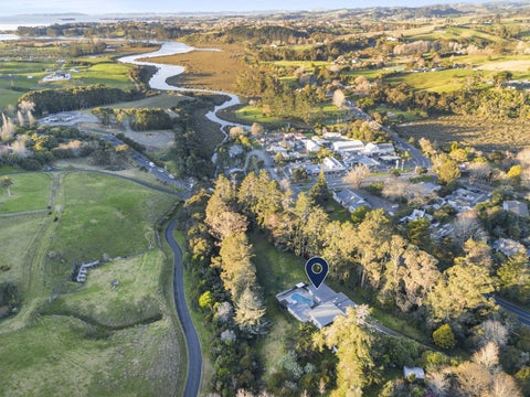 1 Whitford Park Road, Whitford, Whitford