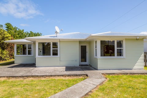 36 Woodward Street East, Featherston