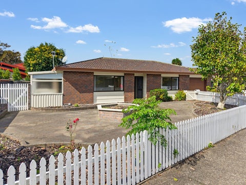 6/39 Swanson Road, Henderson, Auckland