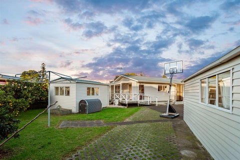 14 Ascot Avenue, Henderson, Auckland