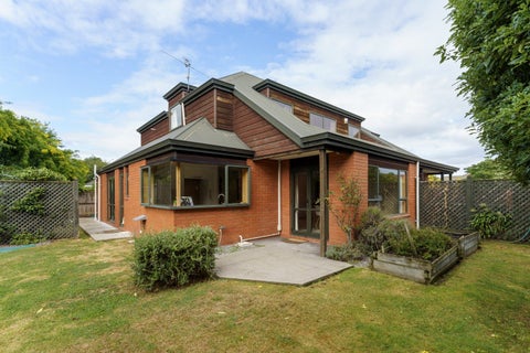 27 Thornwood Place, Redwood, Christchurch