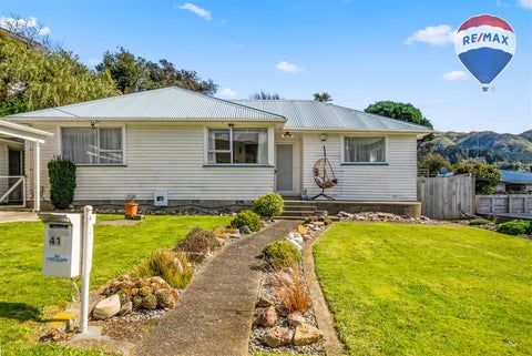 41 Ranui Terrace, Tawa, Wellington