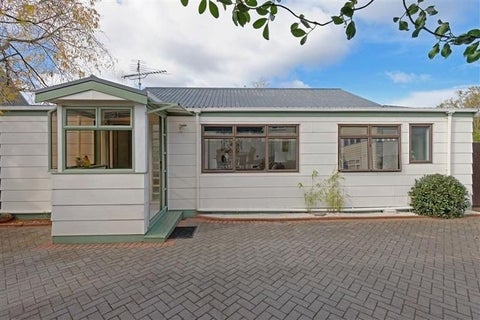 2/21 Adam Street, Greenlane, Auckland