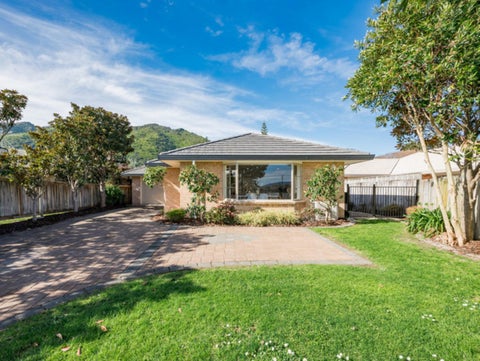 17 Balmerino Grove, Waikanae
