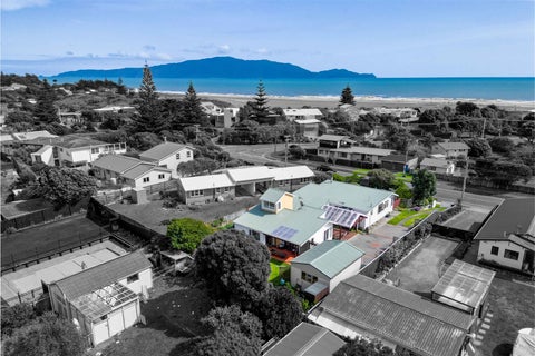 6 William Street, Waikanae Beach, Waikanae