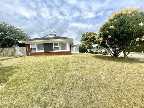 1/2 Yacht Place, Bucklands Beach, Auckland